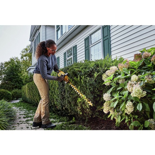 Dewalt DCHT870B 60V MAX Brushless Lithium-Ion 26 in. Cordless Hedge Trimmer (Tool Only)