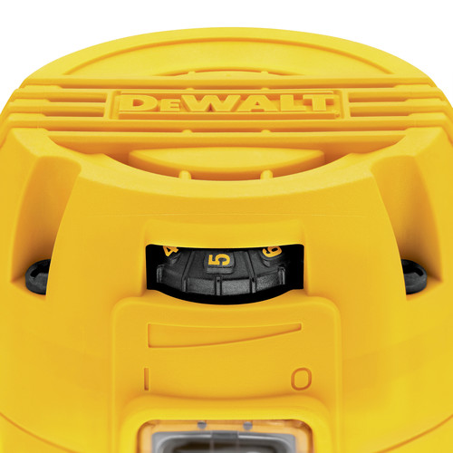 Dewalt 110V 7 Amp 1-1/4 HP Variable Speed Max Torque Corded Compact Router - DWP611