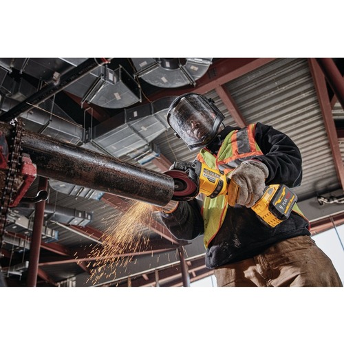 Dewalt 60V MAX FLEXVOLT Brushless Lithium-Ion 4-1/2 in. - 6 in. Cordless Grinder Kit with Kickback Brake and 9 Ah Battery - DCG418X1