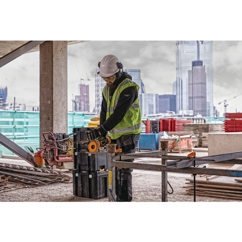 Dewalt 60V MAX FLEXVOLT Brushless Lithium-Ion 4-1/2 in. - 6 in. Cordless Grinder Kit with Kickback Brake and 9 Ah Battery - DCG418X1