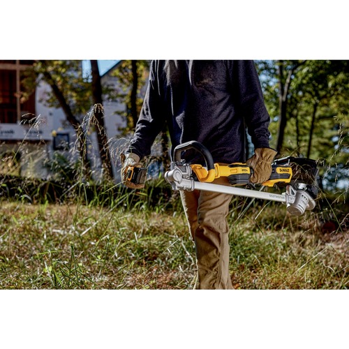 Dewalt 20V MAX Lithium-Ion Cordless 14 in. Folding String Trimmer Kit (5 Ah) - DCST922P1