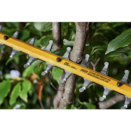 Dewalt 60V MAX Brushless Lithium-Ion 26 in. Cordless Hedge Trimmer Kit (2 Ah) - DCHT870T1