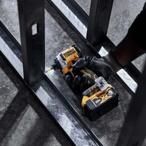 Dewalt DCF850P1 ATOMIC 20V MAX Brushless Lithium-Ion 1/4 in. Cordless 3-Speed Impact Driver Kit (5 Ah)