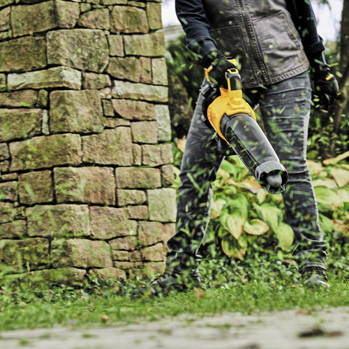 Dewalt 20V MAX XR Brushless Lithium-Ion Cordless String Trimmer and Blower Combo Kit (4 Ah) - DCKO215M1