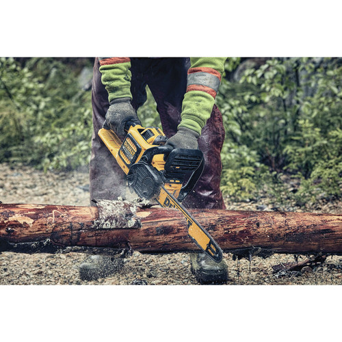 Dewalt DCBL772X1-DCCS670B 60V MAX FLEXVOLT Brushless Lithium-Ion Cordless Handheld Axial Blower and 16 in. Chainsaw Bundle (3 Ah)