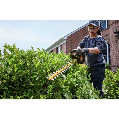 Dewalt DCHT870B 60V MAX Brushless Lithium-Ion 26 in. Cordless Hedge Trimmer (Tool Only)