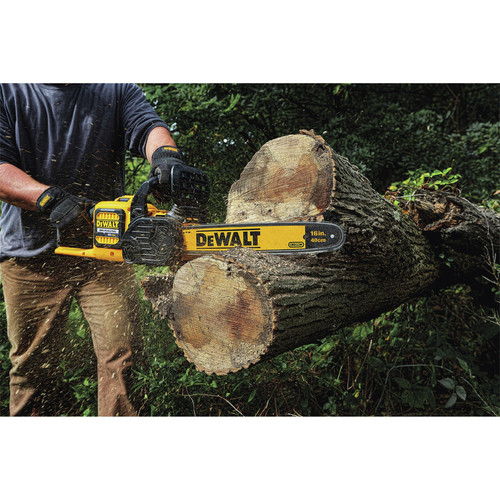 Dewalt DCCS670X1 60V MAX FLEXVOLT Brushless Lithium-Ion 16 in. Cordless Chainsaw Kit (3 Ah)