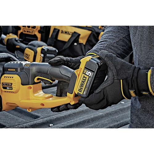 Dewalt DCHT820B 20V MAX Lithium-Ion 22 In. Hedge Trimmer (Tool Only)