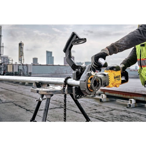 Dewalt 60V MAX FLEXVOLT Brushless Lithium-Ion Cordless Pipe Threader Kit with Die Heads and 2 Batteries (9 Ah) - DCE700X2K