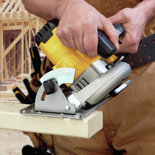 Dewalt 8-Tool Combo Kit - 20V MAX Brushless Cordless with (2) 2Ah Batteries - DCK883D2