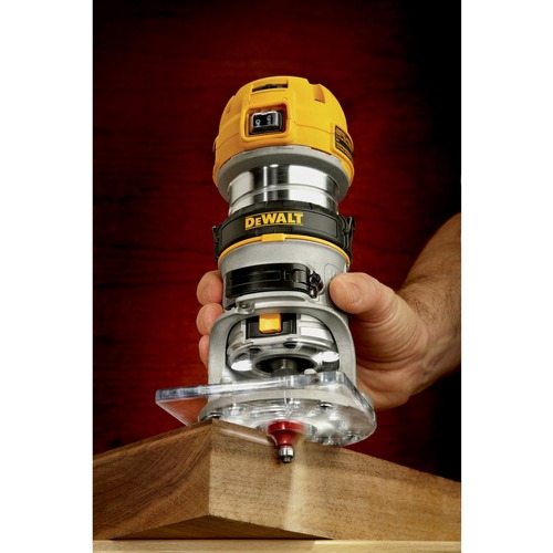 Dewalt 110V 7 Amp 1-1/4 HP Variable Speed Max Torque Corded Compact Router - DWP611