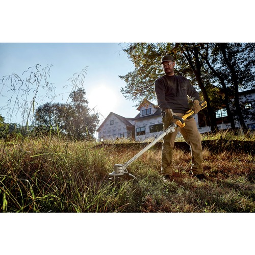 Dewalt 20V MAX Lithium-Ion Cordless 14 in. Folding String Trimmer Kit (5 Ah) - DCST922P1