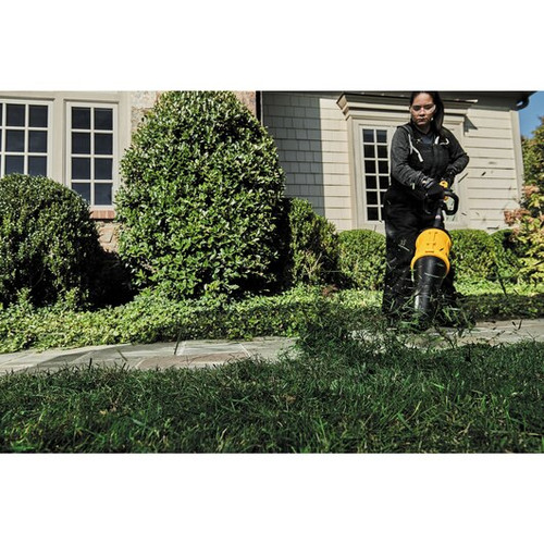 Dewalt 60V MAX FLEXVOLT Brushless Lithium-Ion 17 in. Cordless Attachment Capable String Trimmer and Blower Combo Kit (9 Ah) - DCKO266X1