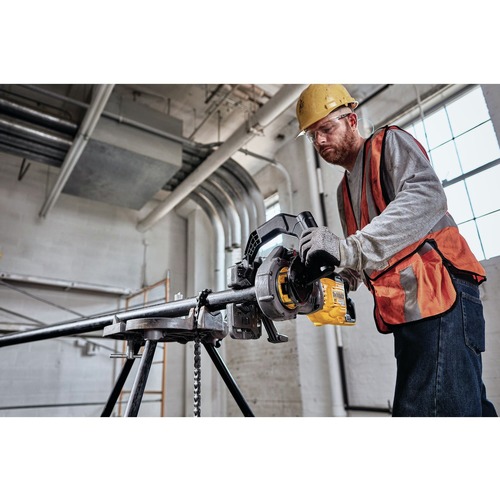 Dewalt 60V MAX FLEXVOLT Brushless Lithium-Ion Cordless Pipe Threader Kit with Die Heads and 2 Batteries (9 Ah) - DCE700X2K