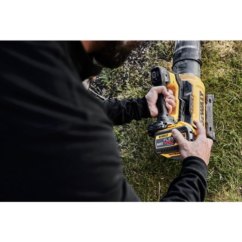 Dewalt 60V MAX Brushless Lithium-Ion Cordless High Power Blower Kit (12 Ah) - DCBL777Y1