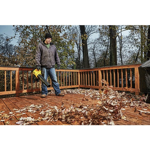 Dewalt 20V MAX Cordless Lithium-Ion 4 Ah 13 ft. String Trimmer / 20V MAX XR Brushless Handheld Blower Kit - DCKO975M1