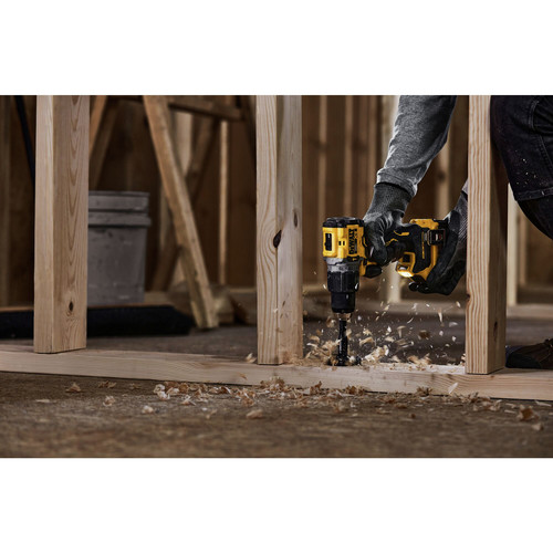 Dewalt 20V MAX XR Brushless Lithium-Ion 1/2 in. Cordless Hammer Driver Drill and 1/4 in. Atomic Impact Driver Combo Kit with (2) 4 Ah Batteries - DCK2050M2