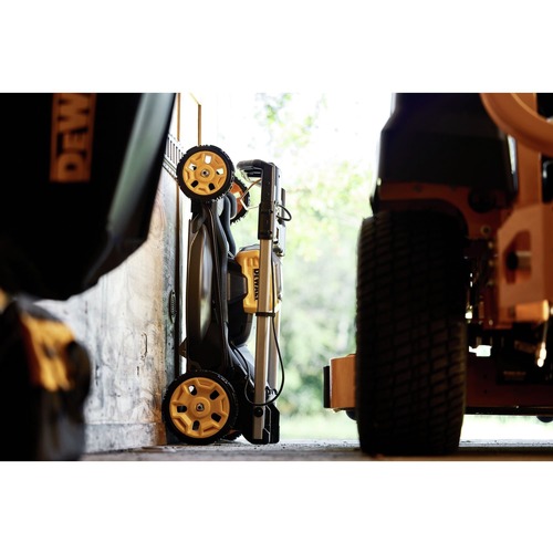 Dewalt 60V MAX Brushless Lithium-Ion Cordless Push Mower Kit with 2 Batteries (9 Ah) - DCMWP600X2