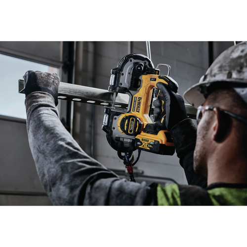 Dewalt ATOMIC 20V MAX Brushless Lithium-Ion 1-3/4 in. Cordless Band Saw Kit (4 Ah) - DCS377Q1