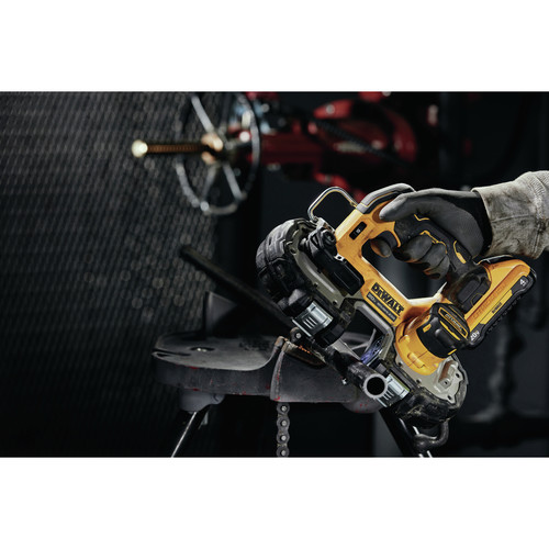 Dewalt ATOMIC 20V MAX Brushless Lithium-Ion 1-3/4 in. Cordless Band Saw Kit (4 Ah) - DCS377Q1
