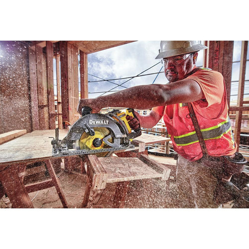 Dewalt 60V MAX FLEXVOLT 7-1/4 in. Cordless Worm Drive Style Saw Kit with Electric Brake & (1) 9Ah Battery and Charger - DCS577X1