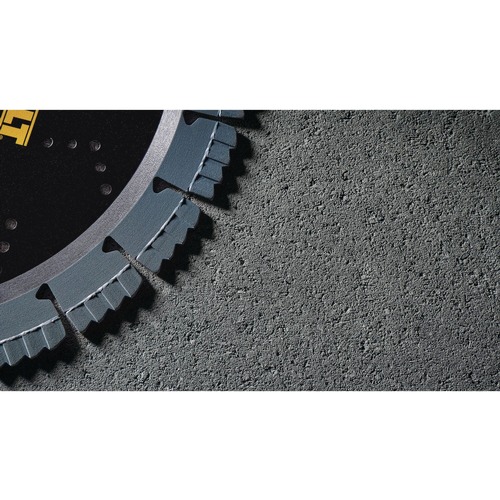 Dewalt 14 in. XP7 Reinforced Concrete Segmented Diamond Blade - DW47437