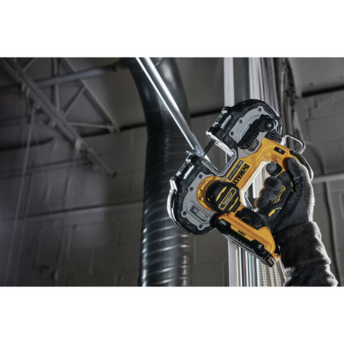 Dewalt ATOMIC 20V MAX Brushless Lithium-Ion 1-3/4 in. Cordless Band Saw Kit (4 Ah) - DCS377Q1