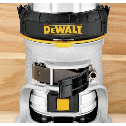 Dewalt 110V 7 Amp 1-1/4 HP Variable Speed Max Torque Corded Compact Router - DWP611