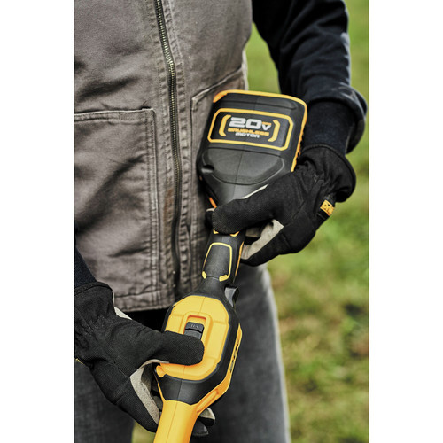 Dewalt 20V MAX Lithium-Ion Cordless 14 in. Folding String Trimmer Kit (5 Ah) - DCST922P1