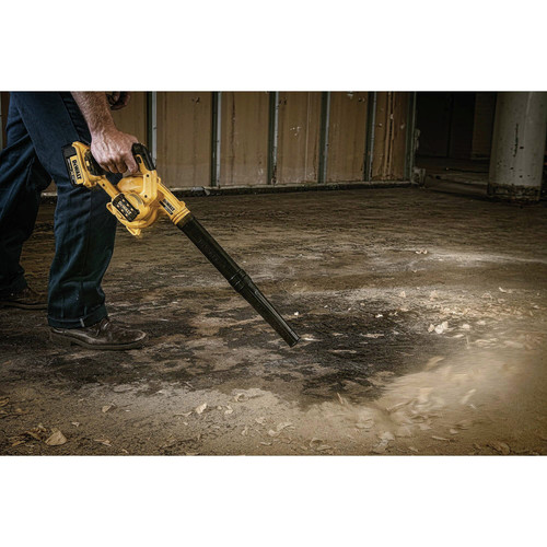Dewalt DCE100M1 20V MAX Cordless Lithium-Ion Compact Jobsite Blower Kit