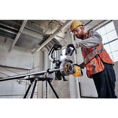 Dewalt 60V MAX FLEXVOLT Brushless Lithium-Ion Cordless Pipe Threader Kit with Die Heads and 2 Batteries (9 Ah) - DCE700X2K