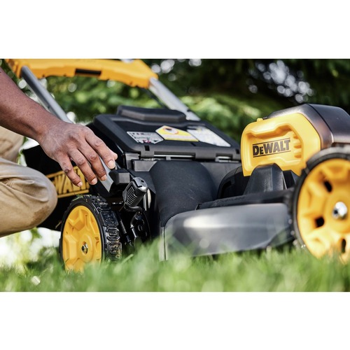 Dewalt 60V MAX Brushless Lithium-Ion Cordless Push Mower Kit with 2 Batteries (9 Ah) - DCMWP600X2