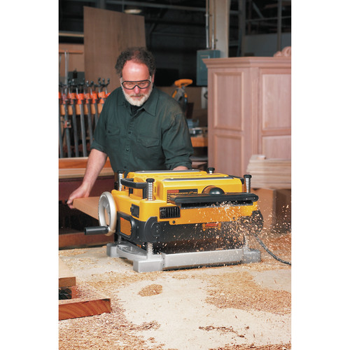 Dewalt DW735 120V 15 Amp 13 in. Corded Three Knife Two Speed Thickness Planer