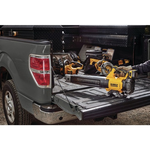 Dewalt 20V MAX XR Brushless Lithium-Ion Cordless Handheld Blower Kit (5 Ah) - DCBL722P1