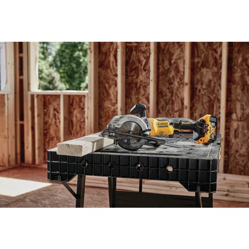 Dewalt 20V MAX ATOMIC Brushless 4-1/2 in. Cordless Circular Saw (Tool Only) - DCS571B