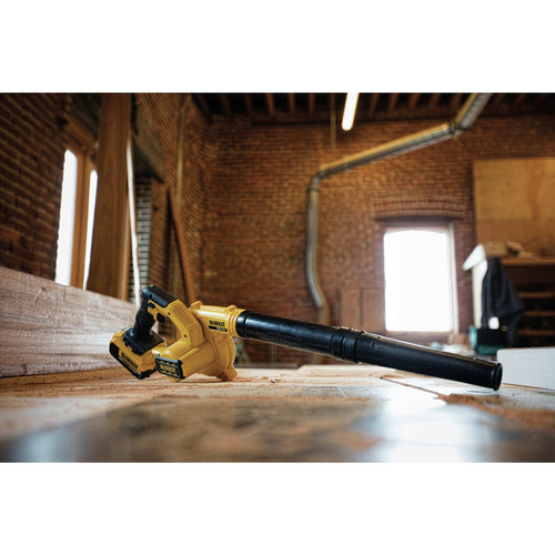 Dewalt DCE100M1 20V MAX Cordless Lithium-Ion Compact Jobsite Blower Kit