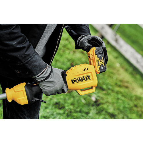 Dewalt 20V MAX Lithium-Ion Cordless 13 in. String Trimmer Kit (4 Ah) - DCST925M1