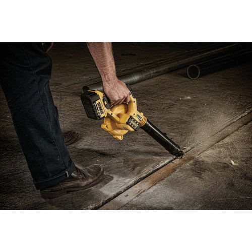 Dewalt DCE100M1 20V MAX Cordless Lithium-Ion Compact Jobsite Blower Kit