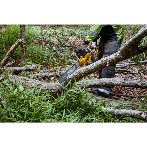 Dewalt 60V MAX Brushless Lithium-Ion 20 in. Cordless Chainsaw Kit (15 Ah) - DCCS677Z1