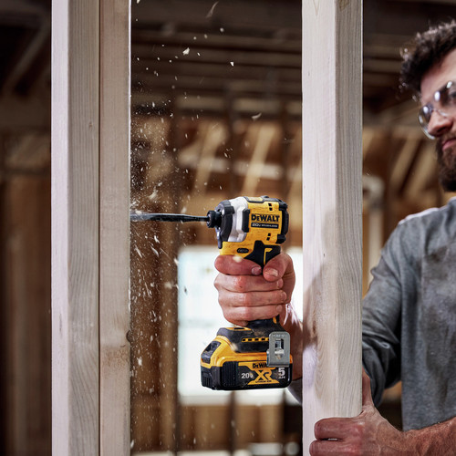 Dewalt DCF850P1 ATOMIC 20V MAX Brushless Lithium-Ion 1/4 in. Cordless 3-Speed Impact Driver Kit (5 Ah)