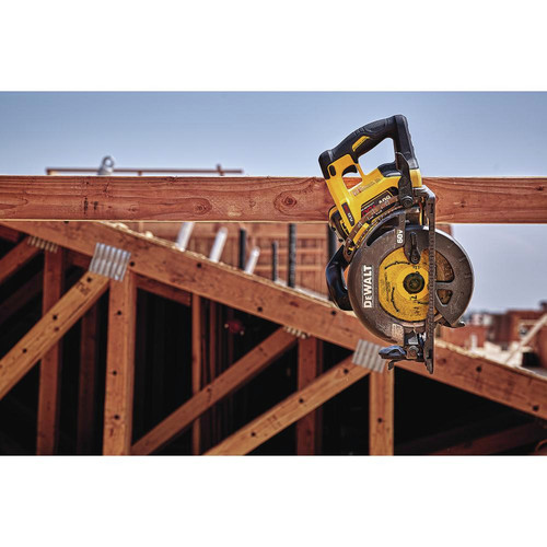 Dewalt 60V MAX FLEXVOLT 7-1/4 in. Cordless Worm Drive Style Saw Kit with Electric Brake & (1) 9Ah Battery and Charger - DCS577X1