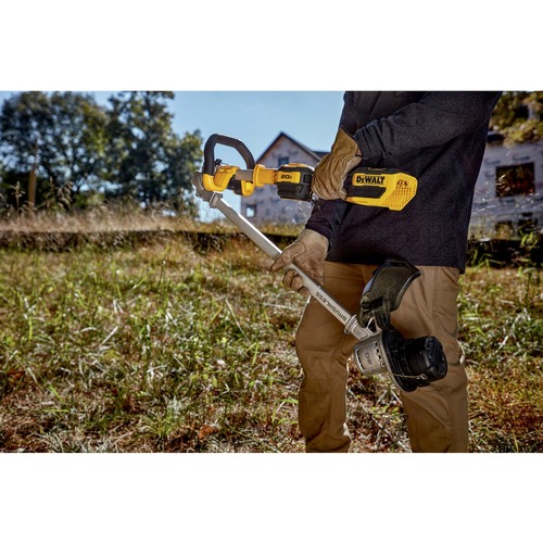 Dewalt 20V MAX Lithium-Ion Cordless 14 in. Folding String Trimmer Kit (5 Ah) - DCST922P1