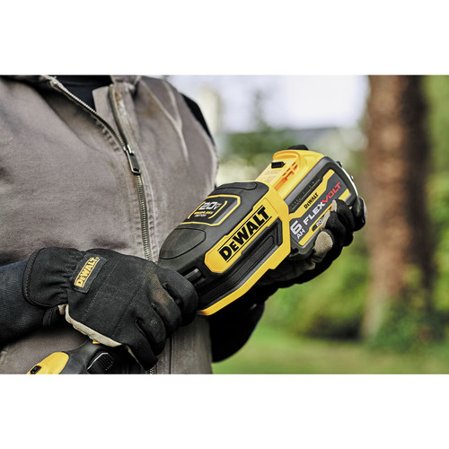 Dewalt 20V MAX Lithium-Ion Cordless 14 in. Folding String Trimmer Kit (5 Ah) - DCST922P1