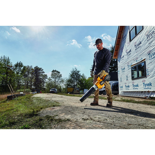 Dewalt 60V MAX FLEXVOLT Brushless Lithium-Ion Cordless Handheld Axial Blower Kit (3 Ah) - DCBL772X1