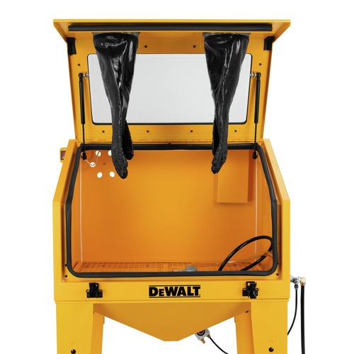 Dewalt 20 CFM @ 90 PSI Max Pressure 125 PSI Abrasive Blast Cabinet - DXCM009-0370