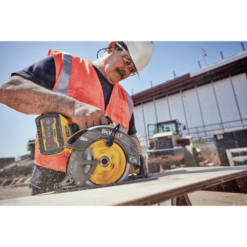 Dewalt 60V MAX FLEXVOLT Brushless 7-1/4 in. Cordless Circular Saw with Electric Brake (Tool Only) - DCS578B