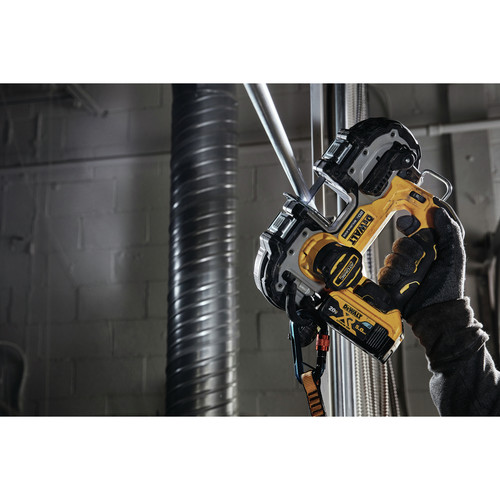 Dewalt ATOMIC 20V MAX Brushless Lithium-Ion 1-3/4 in. Cordless Band Saw Kit (4 Ah) - DCS377Q1