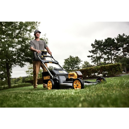 Dewalt 60V MAX Brushless Lithium-Ion Cordless Push Mower Kit with 2 Batteries (9 Ah) - DCMWP600X2