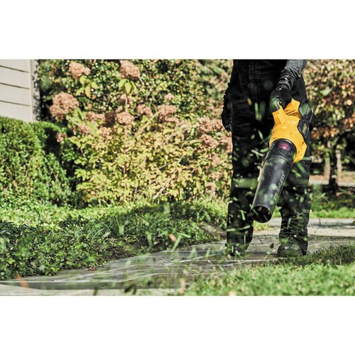 Dewalt 60V MAX FLEXVOLT Brushless Lithium-Ion 17 in. Cordless Attachment Capable String Trimmer and Blower Combo Kit (9 Ah) - DCKO266X1