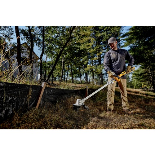 Dewalt 20V MAX Lithium-Ion Cordless 14 in. Folding String Trimmer Kit (5 Ah) - DCST922P1
